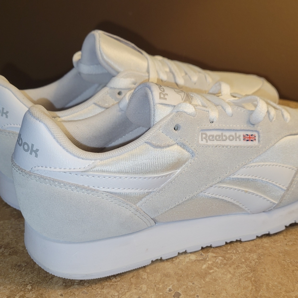 Reebok Classic White/Grey Suede Gem